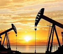 Oil Falls Despite Record Low U.S. Crude Inventories
