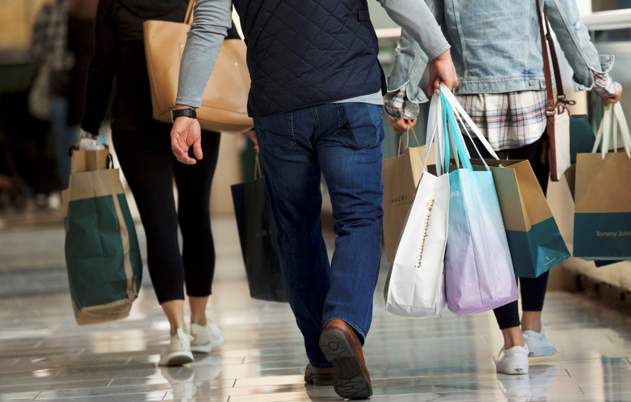 US consumer spending rises more than expected in March