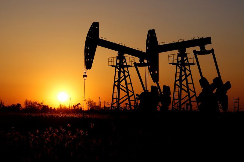 النفط يسجل أكبر أسبوع من الخسائر في تسعة أشهر