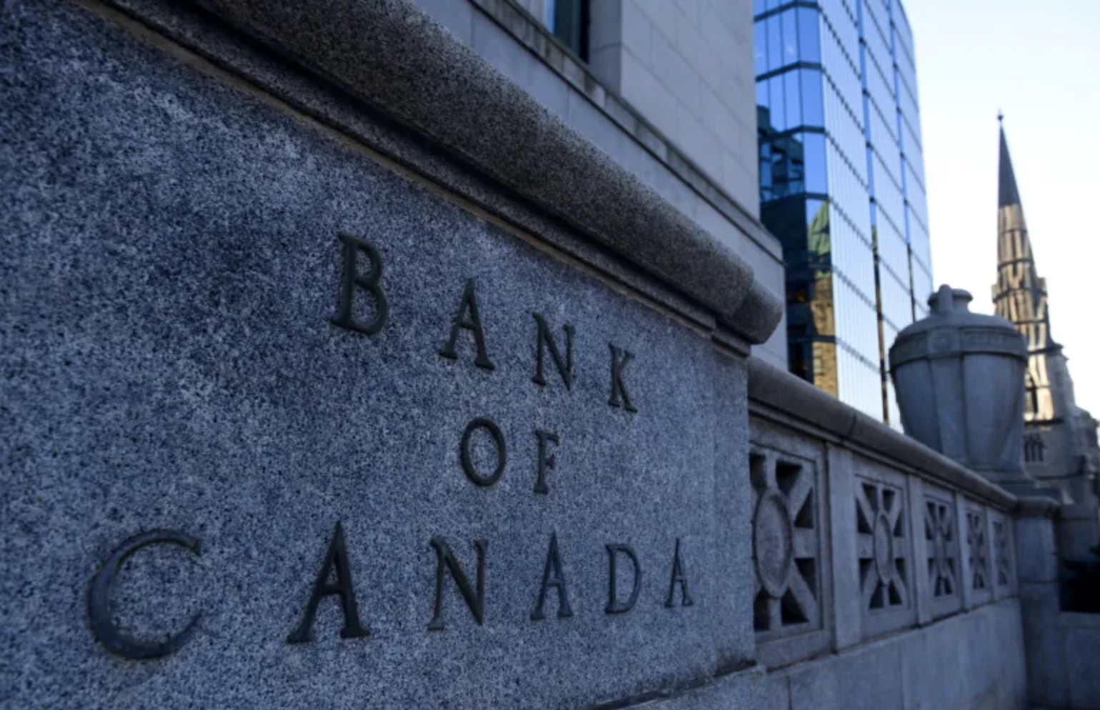 Bank of Canada hints at raising interest rates in April 2022