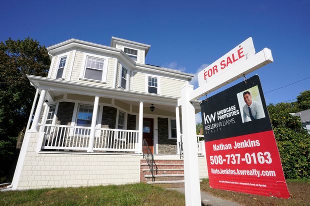 مبيعات المنازل الأمريكية القائمة تتراجع لأدنى مستوى لها في سبعة أشهر