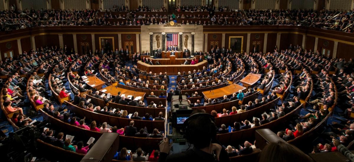 The US Senate approves $ 500 Billion bailout plan
