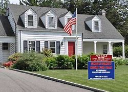 US existing home sales decline in August