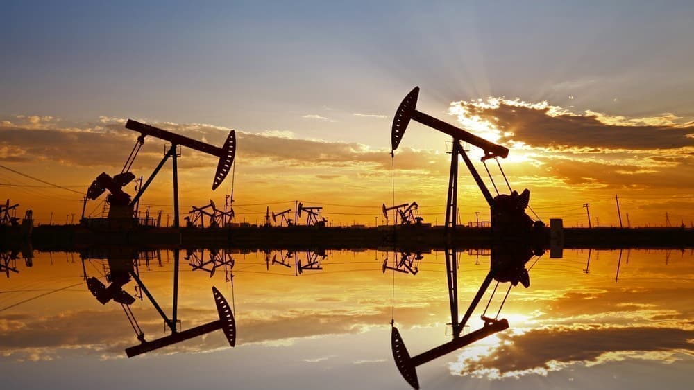 النفط يرتفع لأعلى مستوى له منذ مارس