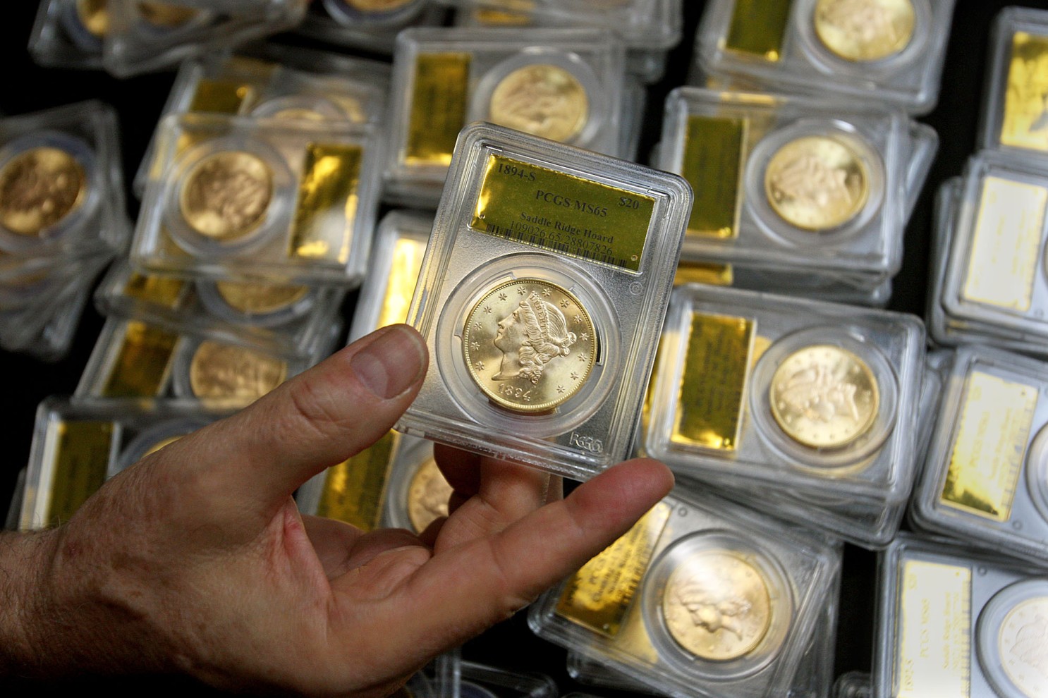 Gold recovers some of last week's losses