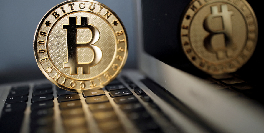Bitcoin rises more than 5% to $3,1441.76