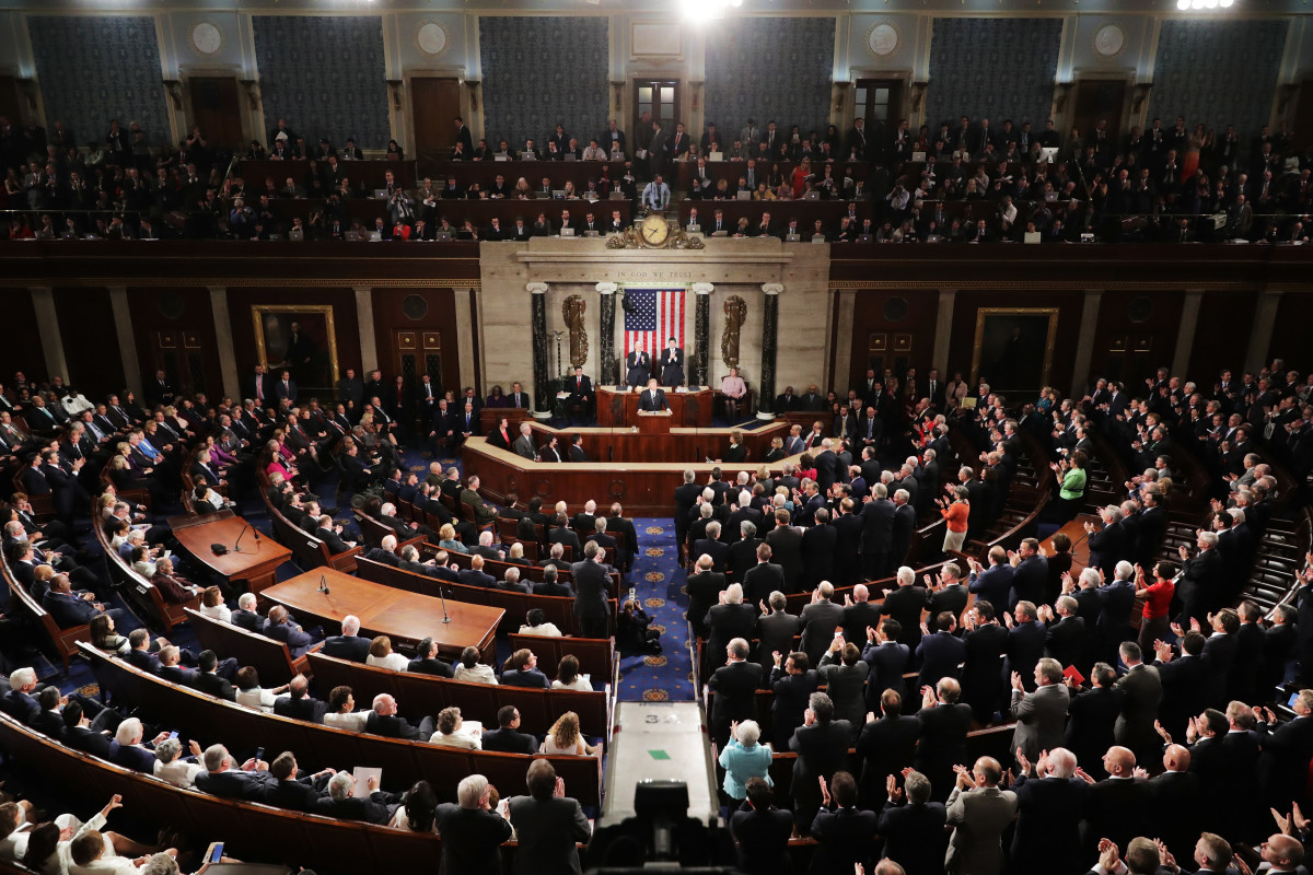 من المتوقع أن يقر مجلس النواب الأمريكي مشروع قانون لرفع سقف الديون