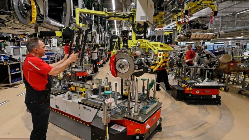 US factory orders exceed expectations in December