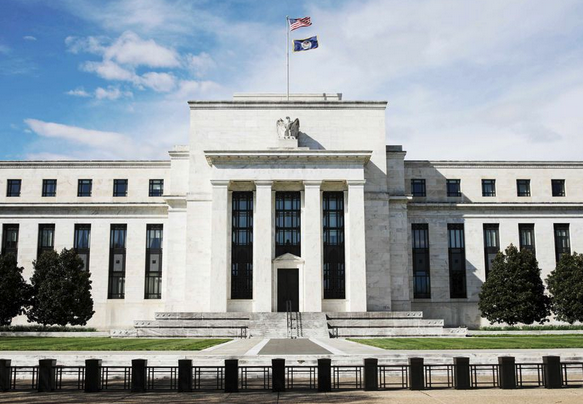 محضر الفيدرالي يوازن تأثير رفع أسعار الفائدة على القطاع المالى و التضخم