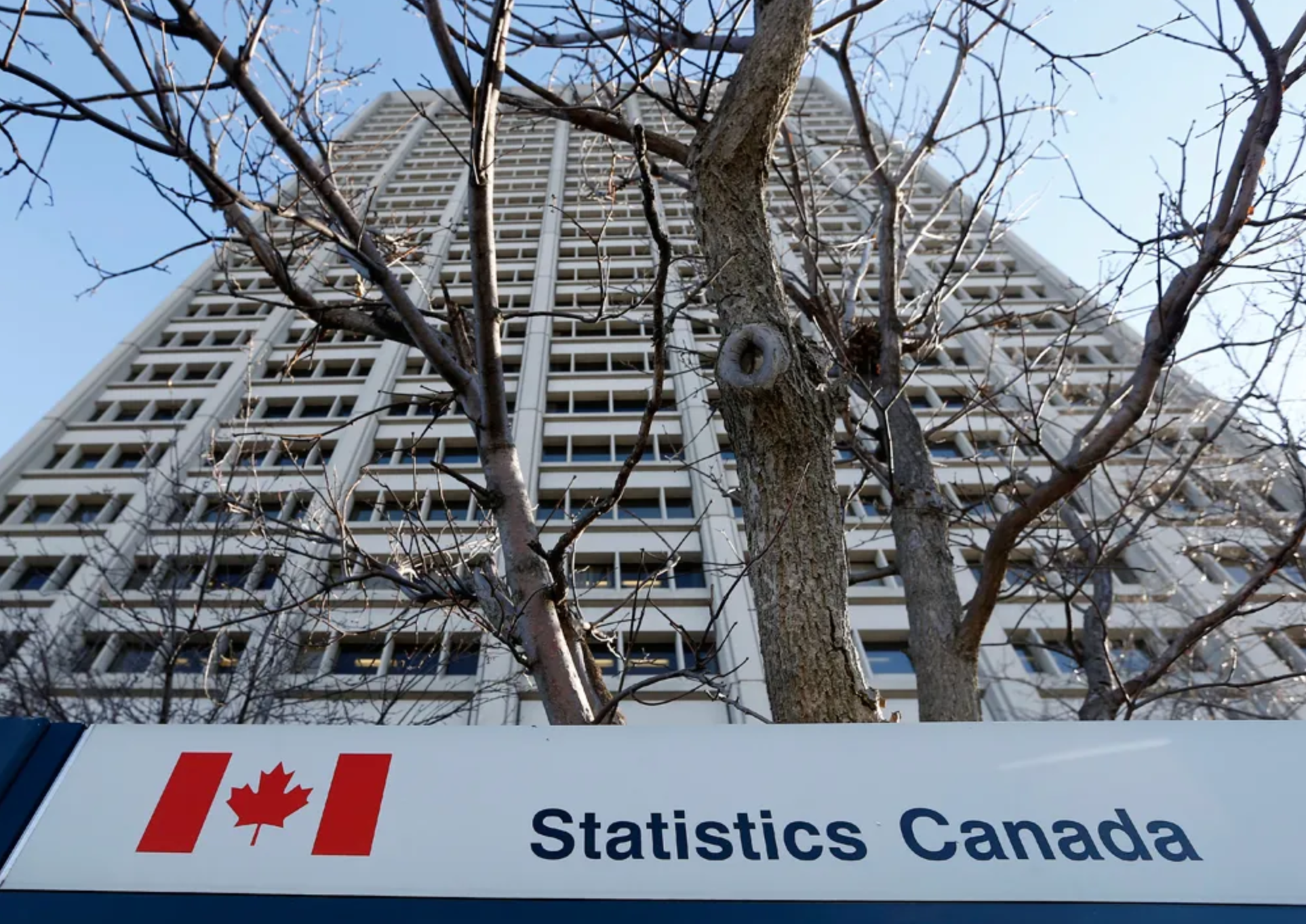 The Canadian economy lost 68 thousand jobs in May