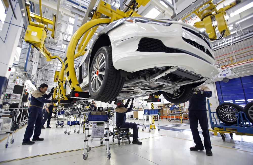 Italian industrial activity rises to an all-time high in November
