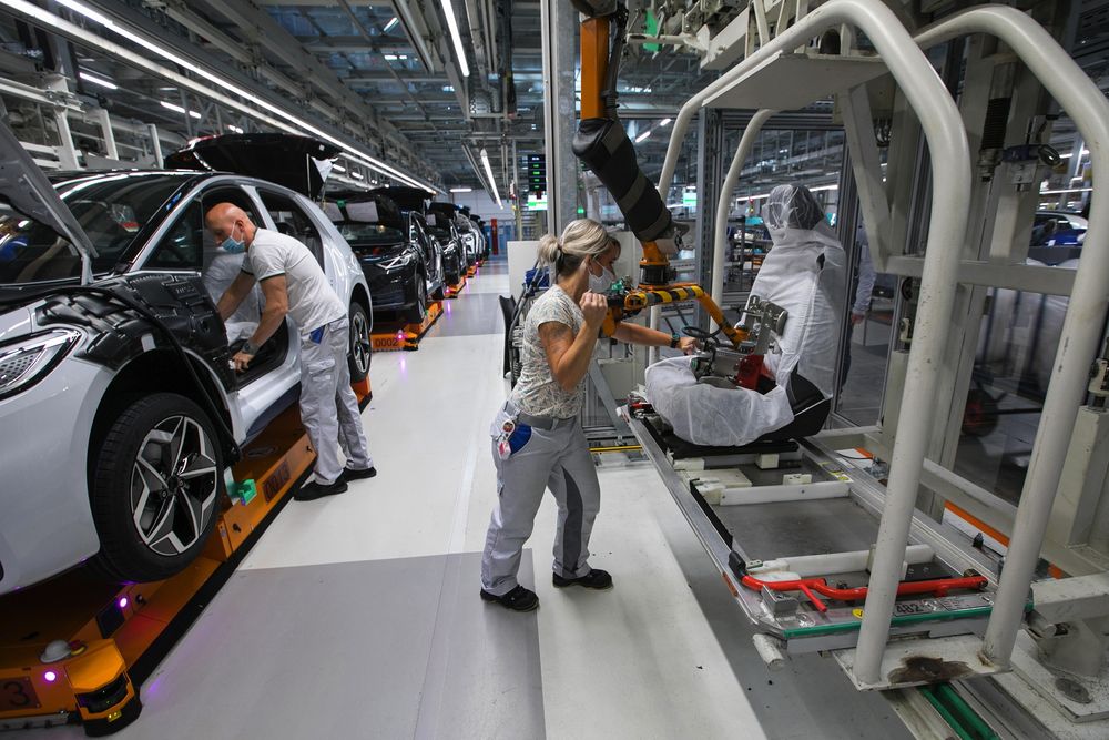 Industrial activity in the Eurozone rises to its highest level