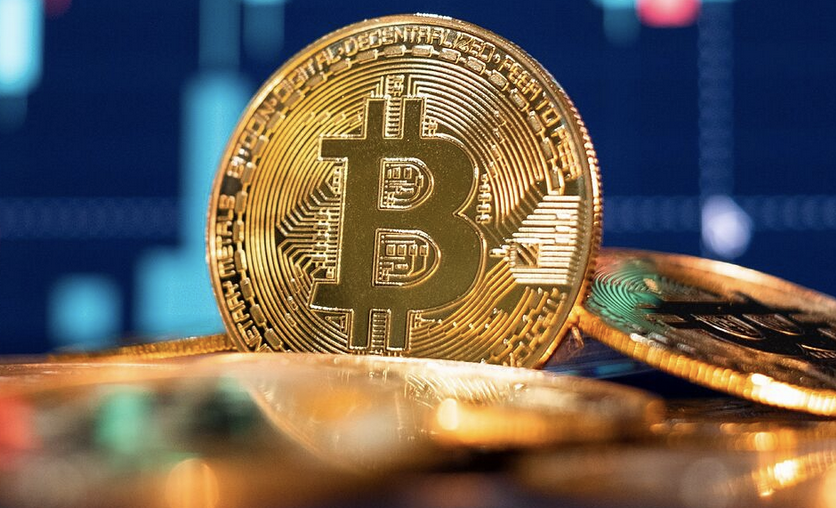 Bitcoin falls to its lowest level in 10 months