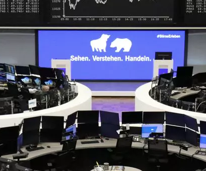 European shares fall to their lowest level in a month