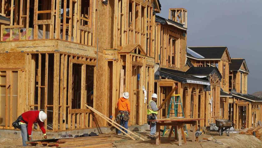 US home builders confidence rises to record high